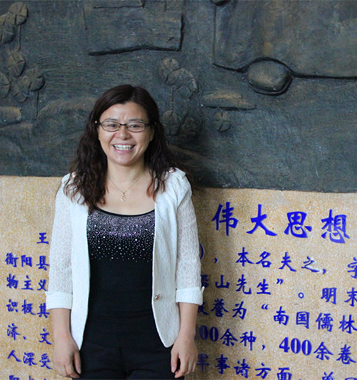 beat365平台唯一官网十佳教师之肖石英老师